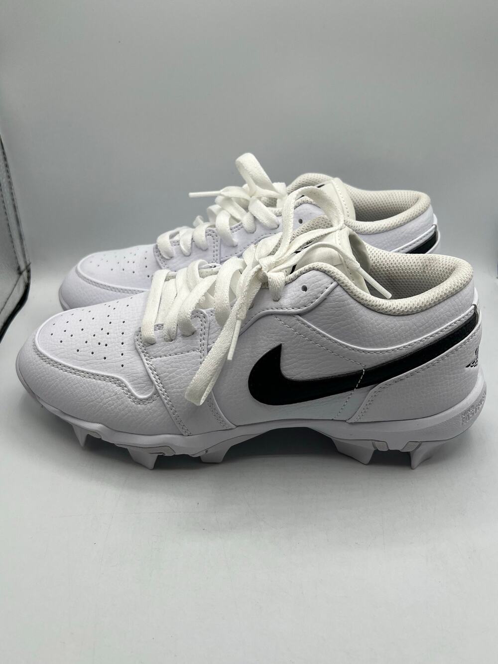 Air Jordan 1 Low Cleat GS ‘White Black’ size 6y
